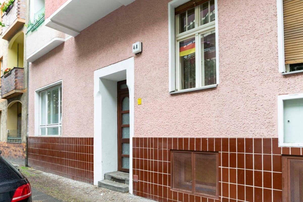 Cozy 2 Room Apartment Next To Hermannstrasse Berlin Bagian luar foto
